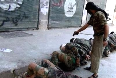 ISIS Terrorist Executes Iraqi Policemen